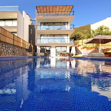 Zeki Villa *